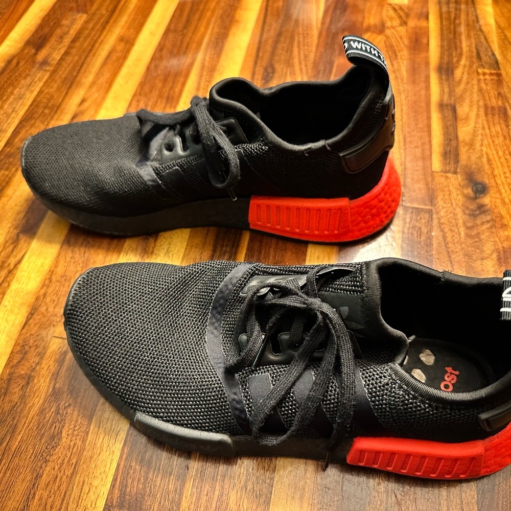 Adidas NMD R1 Shoes - Picture 3 of 4